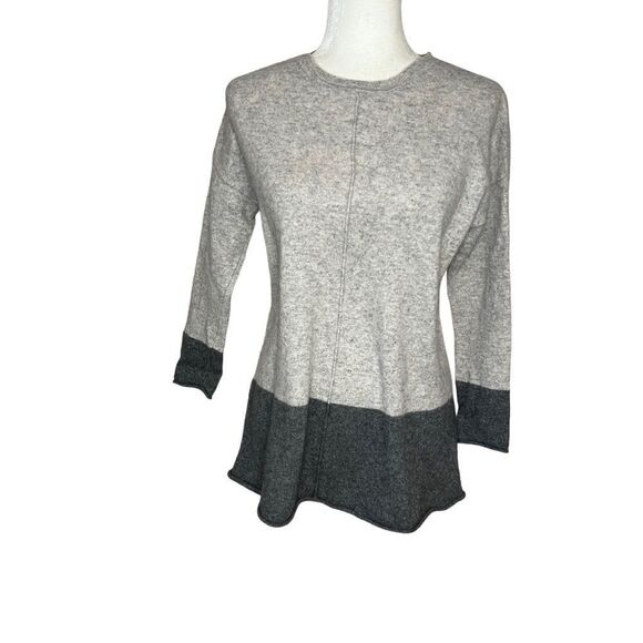 Ellen Tracy Grey Cashmere Sweater with 3/4 Sleeves. Size M. Great Condition!! - Picture 1 of 10
